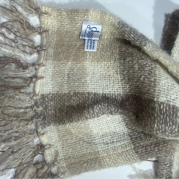 Doneyal Design Handcrafted Natural Fabrics Tan Plaid Mohair Wool Scarf Shawl - Picture 8 of 12